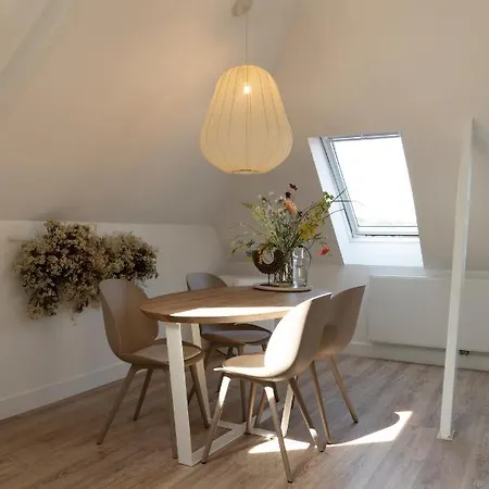아파트 Huize Copes Den Haag, 2 Bed, 2 Bath *