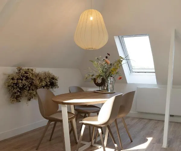 Daire Huize Copes Den Haag, 2 Bed, 2 Bath *